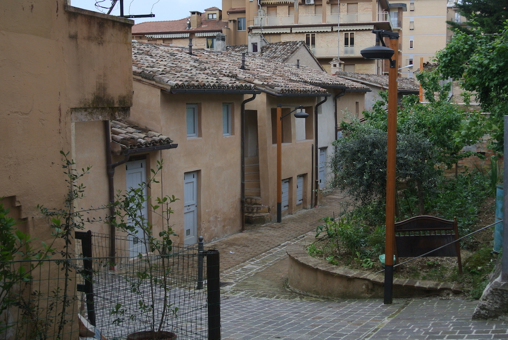 Villa Ficana: un borgo di terra e paglia